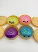 Сквиш антистресс Бао булочка пельмень Squishy Dumpling, мягкая игрушка 8 см блестящий в коробочке (2907) - изображение 4