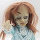 Коллекционная кукла The Exorcist Regan – фигурка из фильма «Экзорцист» в голубом платье, коллекционная хоррор-игрушка 25 см - изображение 6