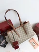 Сумка жіноча Gucci Emblem medium tote bag коричнева (090) - изображение 2