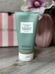 Крем-гель для душу Victoria's Secret Natural Beauty Aloe water & Hibiscus Moisturizing Cream Body Wash, 236 мл. - изображение 1