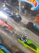 Набір машинок Хот Вілc 20 шт Hot Wheels 20-Car Gift Pack Mattel BH7045 - Уцінка - зображення 6