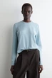 Лонгслів COS Clean Сut Regular Long-Sleeved T-Shirt Light Blue S (1024907070) - изображение 1