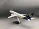 Колекційна модель пасажирського літака 1:85 Boeing 737-800 МАУ Міжнародні Авіалінії України з LED підсвіткою салону 47 см - зображення 4