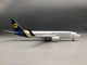 Колекційна модель пасажирського літака 1:85 Boeing 737-800 МАУ Міжнародні Авіалінії України з LED підсвіткою салону 47 см - зображення 12