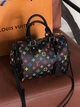 Жіноча сумка Speedy 25 боченя чорний моногам через плече - зображення 1