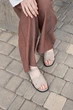 Женские минималистичные босоножки PARADIZE SHOES из натуральной бежевой кожи с мягкой стелькой на плоской черной подошве 38 размер (стелька 24,5 см) - изображение 5