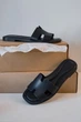 Женские лаконичные шлепанцы PARADIZE SHOES из натуральной черной кожи с мягкой стелькой на плоской подошве 38 размер (стелька 24,5 см) - изображение 4