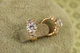 Серьги кольца Хuping Jewelry Багеты с камешком 11 мм золотистые - изображение 2