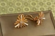 Серьги Xuping Jewelry Гольчатая астра с белой керамикой 1,9 см золотистые - изображение 2
