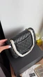 Жіноча сумка під Chanel Classic Double Flap ікра 26*16 см чорна із золотою фурнітурою - изображение 5