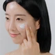 Легкий сонцезахисний крем з центеллою азіатською SKIN1004 Madagascar Centella Air-Fit Suncream Light, 50 мл - зображення 5