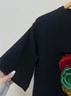 Женское платье-футболка миди Цветочный кот Modna KAZKA MKSH2668/1 - 58/60, Чорний - изображение 5