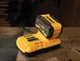 Зарядное устройство DeWALT DCB117 - изображение 3