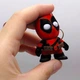 3D Брелок ДЕДПУЛ Марвел антистресс игрушка для детей и взрослых красно-черный ключница 3D печати - изображение 2