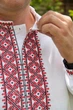 Чоловіча вишиванка класична біла з червоною вишивкою M льон - изображение 2