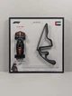 3D Картина На Стіну 25x25 см з Моделлю Bburago Red Bull Racing RB21 Formula One Team в Масштабі 1:43 Переможне Гран-Прі 2025р. для № 1 Max Verstappen та 3D траса Abu Dhabi GP "Yas Marina Circuit" / Сезон 2025 / Формула 1 / Макс Ферстаппен - изображение 3