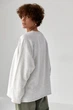 Лонгслів вільного крою з рукавами-реглан - світло-сірий колір, ONE SIZE - зображення 2