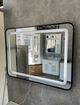 Дзеркало Kraft 2007-H 600×800 мм з LED-підсвічуванням, чорною рамкою, годинником та антизапотіванням - изображение 2
