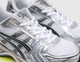 Мужские кроссовки ASICS GEL-KAYANO 14 Асиксы белые серебристые | Беговые кроссовки с амортизацией GEL размер 46 - изображение 5