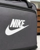 Спортивная сумка трансформер Nike серая дорожная сумка для тренировок с отделением для обуви - изображение 5