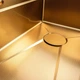 Кухонная мойка 75*45 PVD Gold Valeso Handmade "Водопад" (ДЕКОР) - изображение 6
