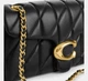 COACH Tabby 26 — жіноча сумка на ланцюжку, стьобана, чорна, золотий логотип - изображение 2