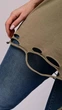 Футболка женская однотонная с рваными элементами оверсайз коттон OneSize Хаки - изображение 6
