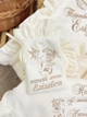 Утеплённая крыжма для девочки Family Tradition велюровая махра плюш с воланами и вышивкой 100х100 см айвори От крёстной мамы - изображение 4