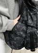 Большая женская поясная сумка бананка тканевая городская Sambag DynamicDart черная с принтом 60517 - изображение 11
