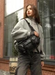 Велика жіноча поясна сумка бананка з екошкіри міська Sambag DynamicDart, графітова 60504 - зображення 3