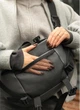 Велика жіноча поясна сумка бананка з екошкіри міська Sambag DynamicDart, графітова 60504 - зображення 5