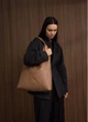Жіноча сумка Sambag HOBO M кавова з екокожі стильна жіноча hobo-сумка 51921 - зображення 12