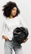 Жіноча сумка Sambag HOBO WEAVE чорна 54x35x8 см екошкіра для ноутбука 15.6 дюймів Sambag 55169 - зображення 2