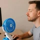 Портативный аккумуляторный мини-вентилятор 2 в 1 с прищепкой и увлажнителем воздуха, 3 скорости, Type-C Синий - изображение 5