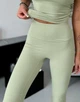 Спортивні жіночі легінси-кльош Flare з бразильським пуш-ап ефектом Bell Bottoms Leggings Premium для фітнесу та йоги L Оливкові (Flare94OliveL) - зображення 6