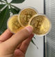 Біткоін сувенірна монета золотий Bitcoin металева монета Біткоін в футлярі крипта - зображення 7
