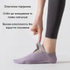 Антиковзкі шкарпетки для йоги та пілатесу жіночі з силіконовою підошвою поліестер+бавовна універсальний розмір чорні 29784 - зображення 3