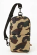 Сумка-слинг через плечо Bape в камуфляжном цвете. - изображение 1
