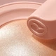 Хайлайтер Rare Beauty by Selena Gomez Positive Light Silky Touch Highlighter Exhilarate 2.8 г - зображення 4
