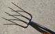 Вилы сено-навозные 4 зуба длина 1270 мм для компоста чёрные Fiskars FK-2360 - изображение 4