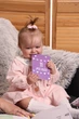 Карточки для фото малышей по месяцам "Baby cards" на УКРАИНСКОМ, фіолетові, набор двухсторонних открыток 12 шт - изображение 3