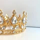 Корона на торт античное золото с серебряным камешком 8см - изображение 2