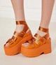 Босоніжки жіночі UGG Goldenstar Ankle Strap Platform Sandal Apricot 39 - изображение 1