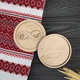 Кругла весільна підставка для кілець з іменами "Символ нескінченності", з дерева під замовлення (ПК0040) - зображення 2