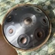 Ханг Handpan D Kurd 9 нот 55 см графітово-сріблястий з мандалами - зображення 4