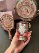 Flower Knows 9-я годовщина набор инструментов для макияжа Настольное зеркало Расческа Стакан для кистей - изображение 3