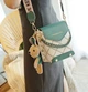 Дитяча міні-сумочка 15х10х17 см екокожа М'ятний з брелком зайчиком - зображення 4