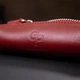 Женская кожаная ключница GRANDE PELLE красная на молнии тубус 13х3х4 см 56000 - изображение 7