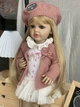 Реалістична лялька Reborn Sophie 55 см — вінілова дівчинка з волоссям та аксесуарами, можна купати (RB038) - изображение 4