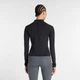 Женская черная спортивная кофта New Balance NB Harmony Fitted Full Zip 42 (XL) (WJ61X09UBK) - изображение 2